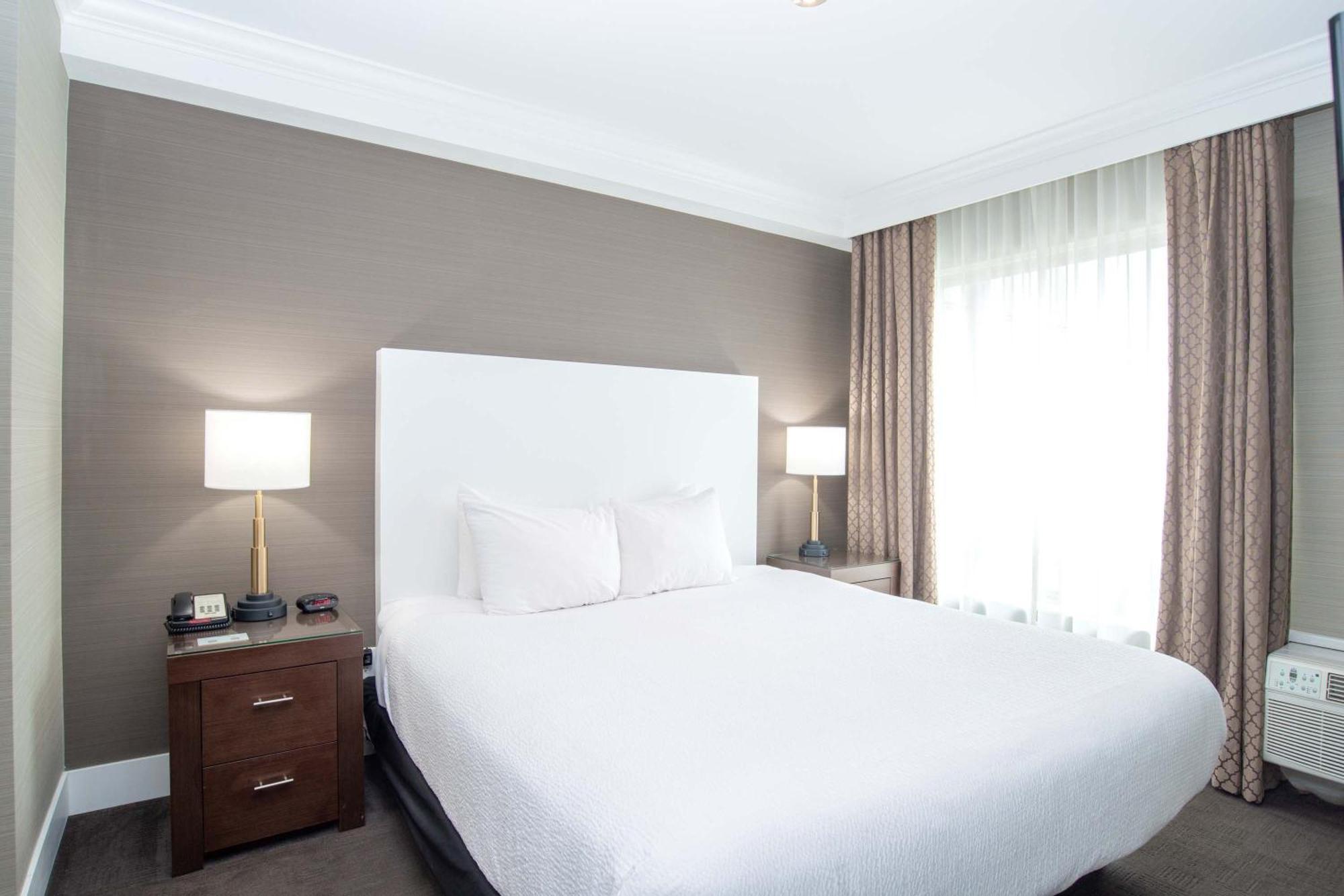 Sandman Hotel Abbotsford Airport Kültér fotó