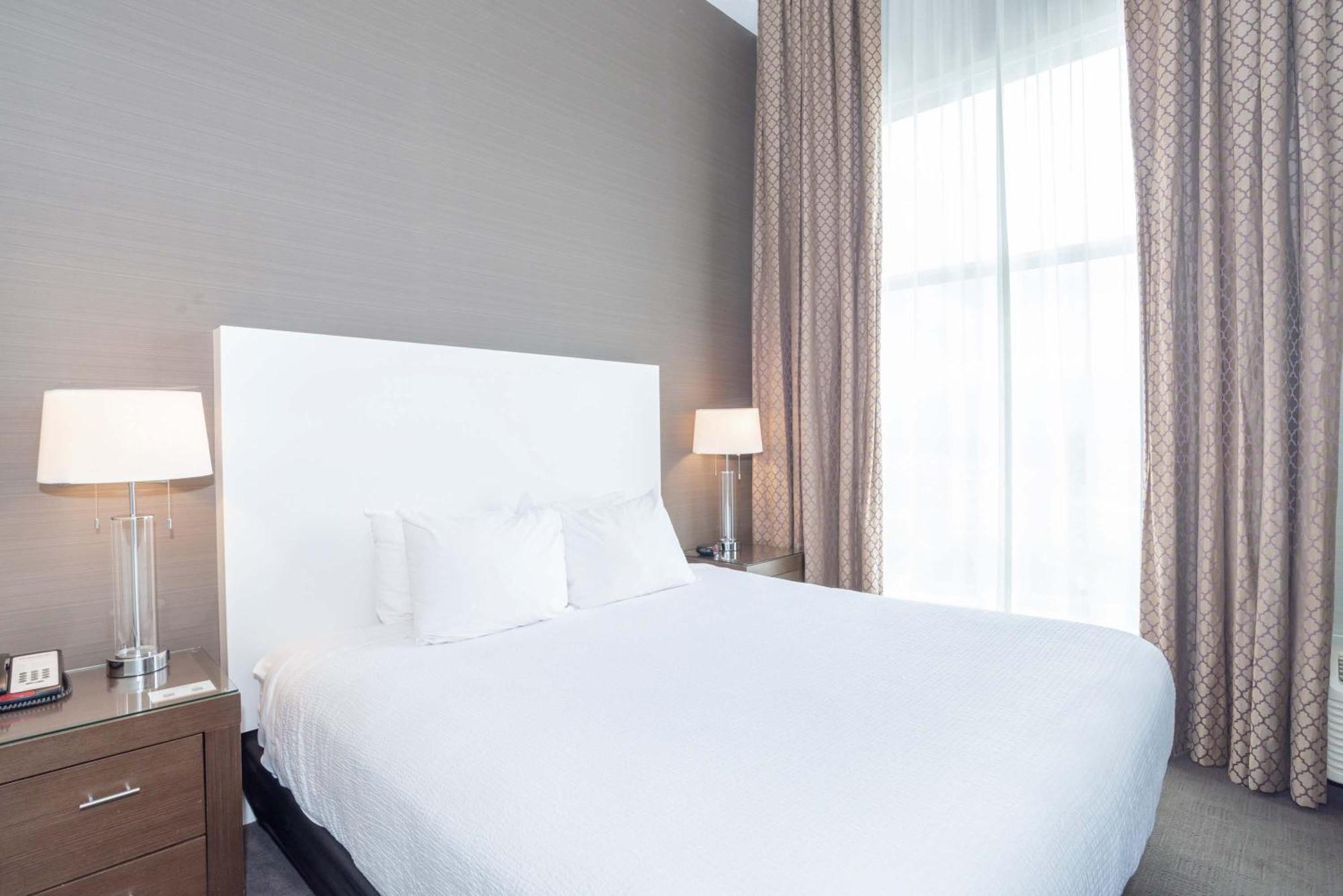 Sandman Hotel Abbotsford Airport Kültér fotó